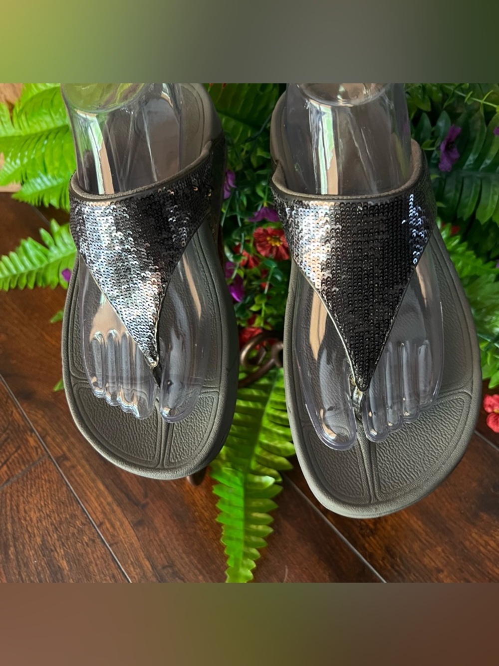 Fitflop Silver Sequin Sandal-Size 8